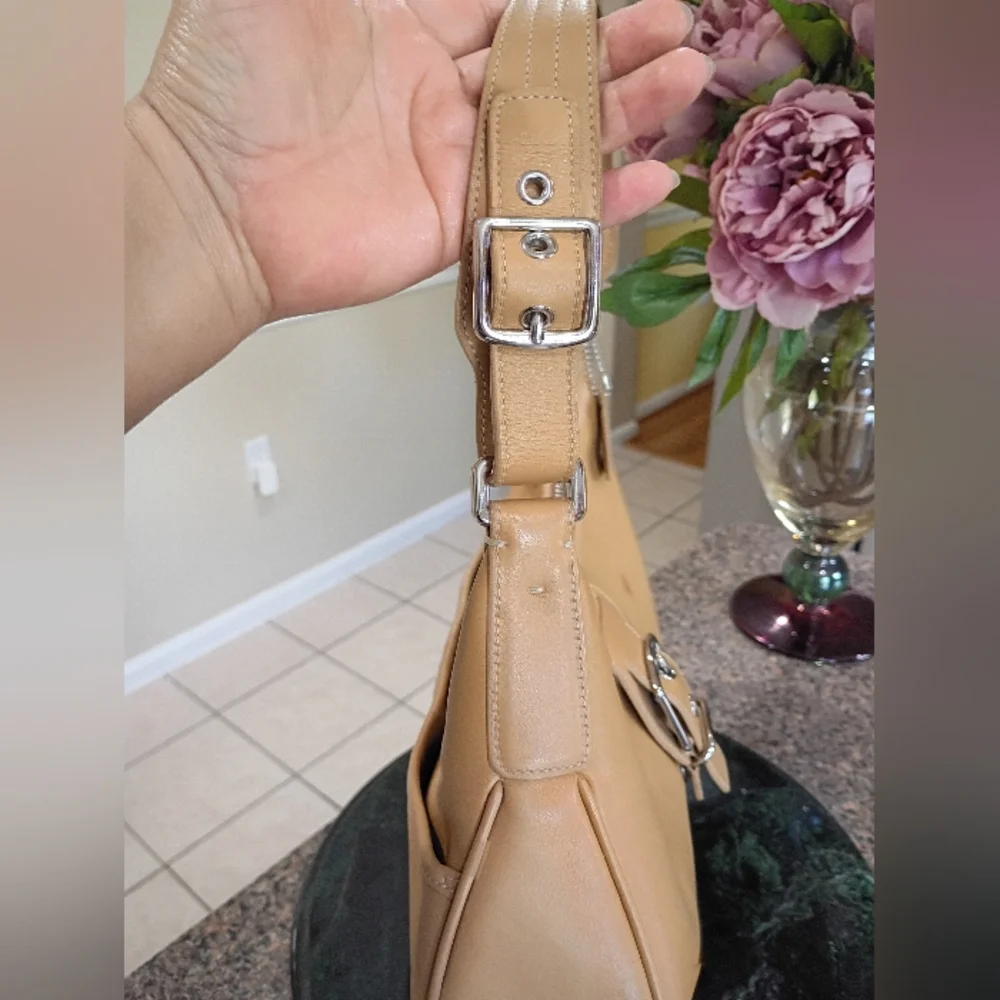 Coach Hampton Tan Camel Leather Zip Buckel Flap  Hobo Bag